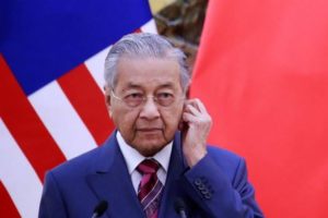 Read more about the article Kashmir Issue: Mahathir Mohammad stands firm with his statement, brushes aside Indian threat