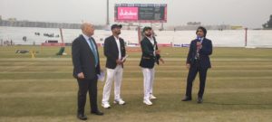 Read more about the article Sri-lanka batting first in historic Test Match being played in Pakistan after a decade