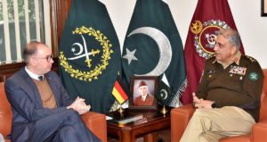 Read more about the article German Minister of State calls on COAS Gen Bajwa at GHQ