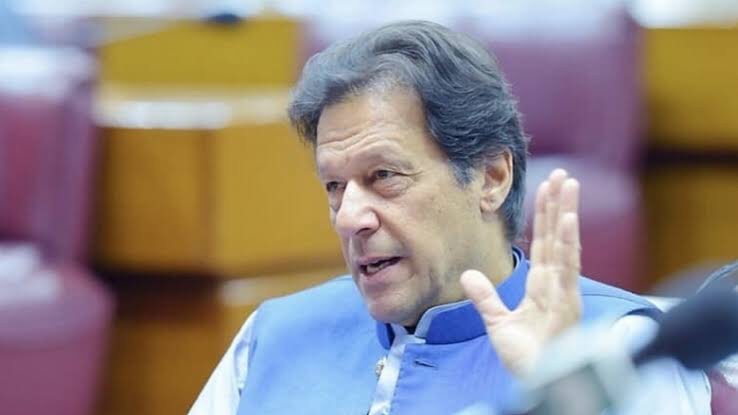 Read more about the article Pakistan will not remain an inactive observer if India continues its military attacks killing civilians along the LoC: PM Imran Khan