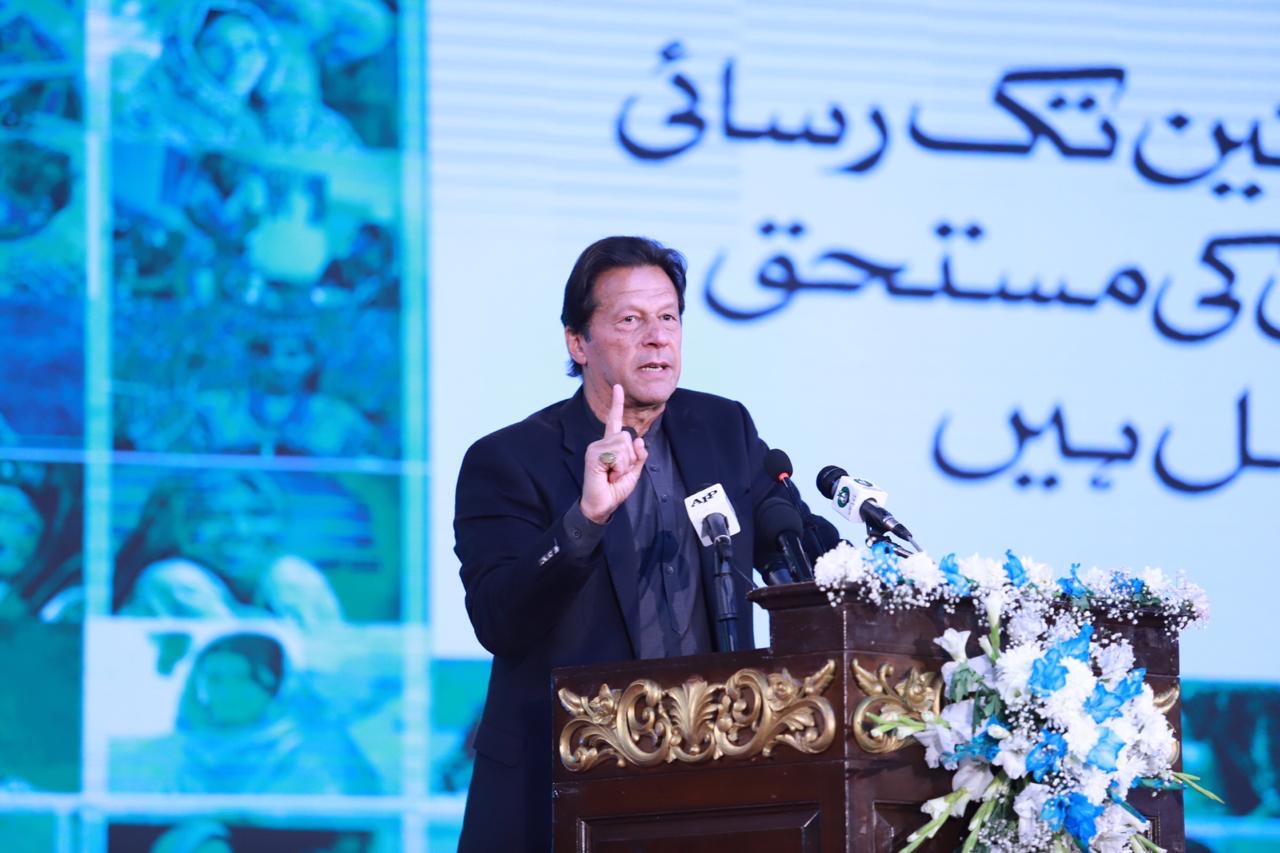 Read more about the article Prime Minister Khan formally launches ‘Ehsaas Kafaalat’ program to empower women financially