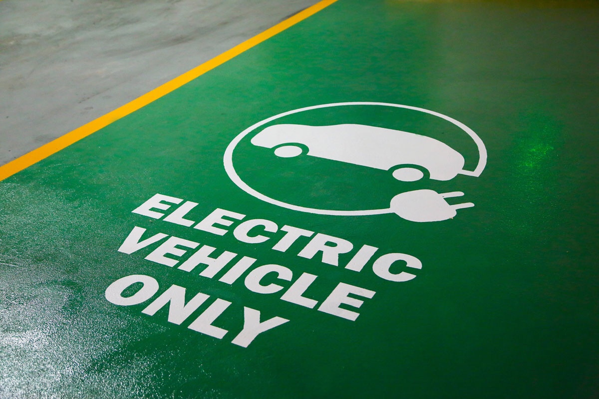Read more about the article A Road that charge Electric Vehicles is under trial in Dubai