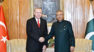 Read more about the article President Alvi warmly welcomed Turkish President Erdogan at President House