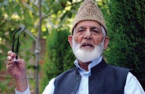 Read more about the article Indian authorities in Occupied Kashmir barred people from meeting  sick Hurriyat Leader Syed Ali Gillani