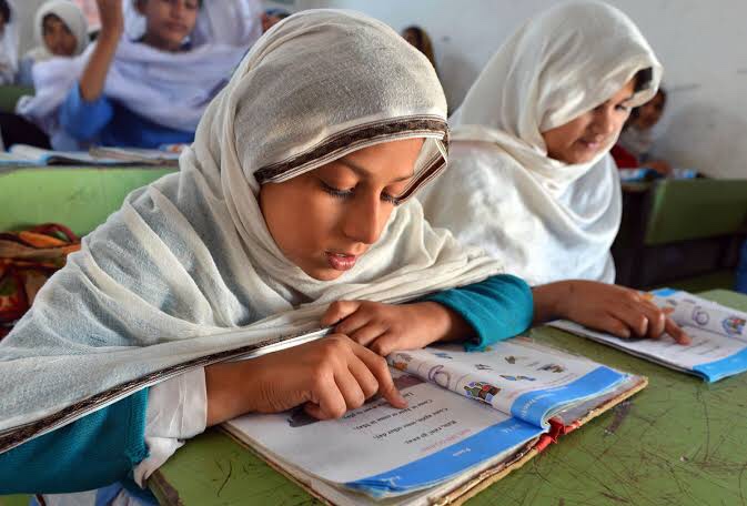 Read more about the article KP Govt inks MOU with UNDP for providing quality education to girls in tribal areas