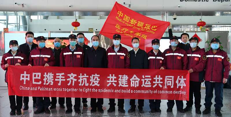 Read more about the article Team of Chinese doctors reach Pakistan to help fight against Coronavirus