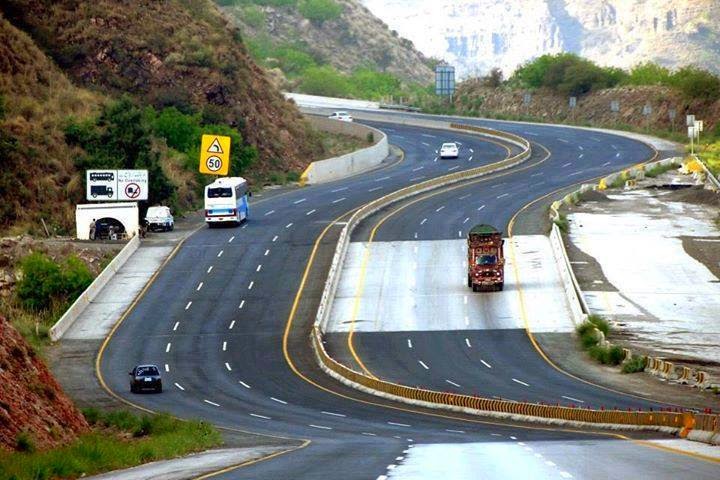 Read more about the article Motorways closed for Public transport across Pakistan to halt Coronavirus spread