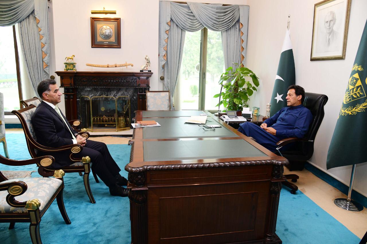 Read more about the article DG ISI Gen Faiz Hameed met Prime Minister Imran khan