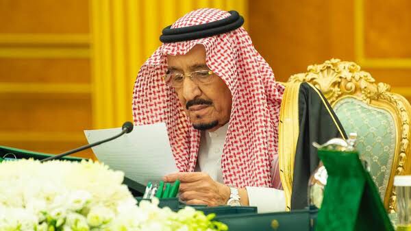 Read more about the article Saudi Arabia’s King Salman approves extension in Curfew till further notice