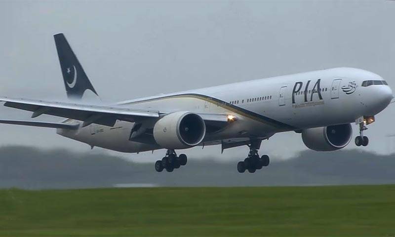 Read more about the article PIA flight carrying Pakistanis stranded in UAE lands at Islamabad Airport