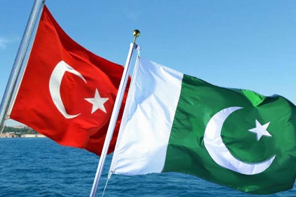 Read more about the article Turkey wants to produce fighter jets and missiles with Pakistan: Bloomberg Report