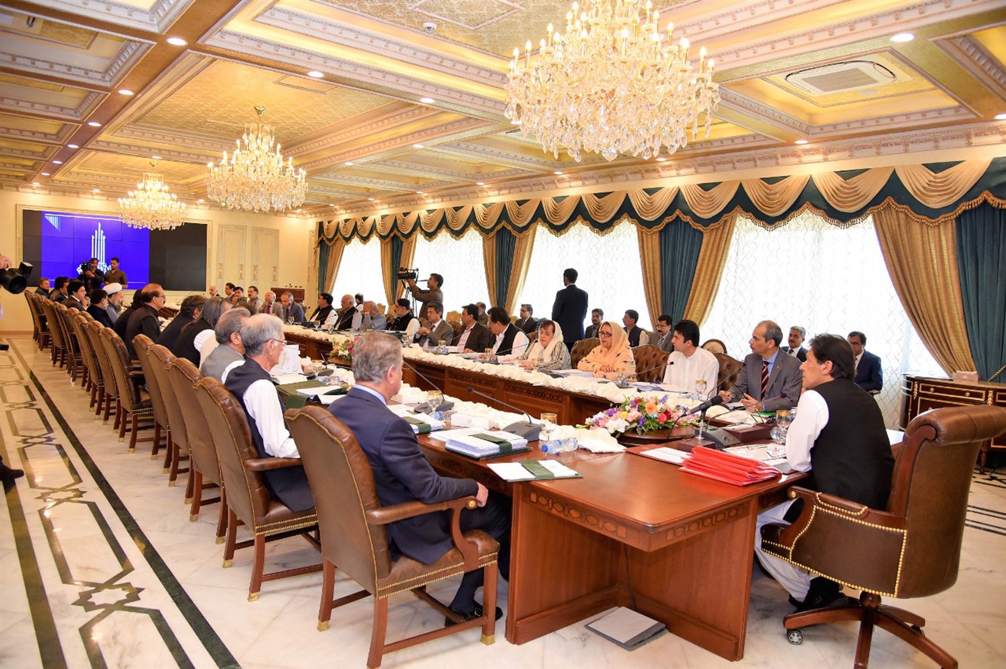 Read more about the article Federal Cabinet rejects ECC proposal to import Cotton & Sugar from India