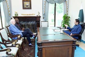 Read more about the article Former Cricketers Meet PM Imran Khan , appreciate Pakistan’s Performance in ICC T20 Worldcup