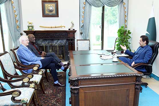 Read more about the article Former Cricketers Meet PM Imran Khan , appreciate Pakistan’s Performance in ICC T20 Worldcup