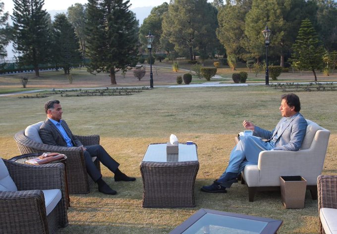 Read more about the article DG ISI Lt Gen Faiz Hameed paid a farewell call on PM Imran Khan