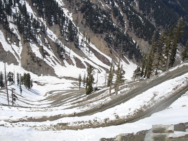 You are currently viewing Snowfall in Kumrat , Dir , Swat and various Parts of Kpk
