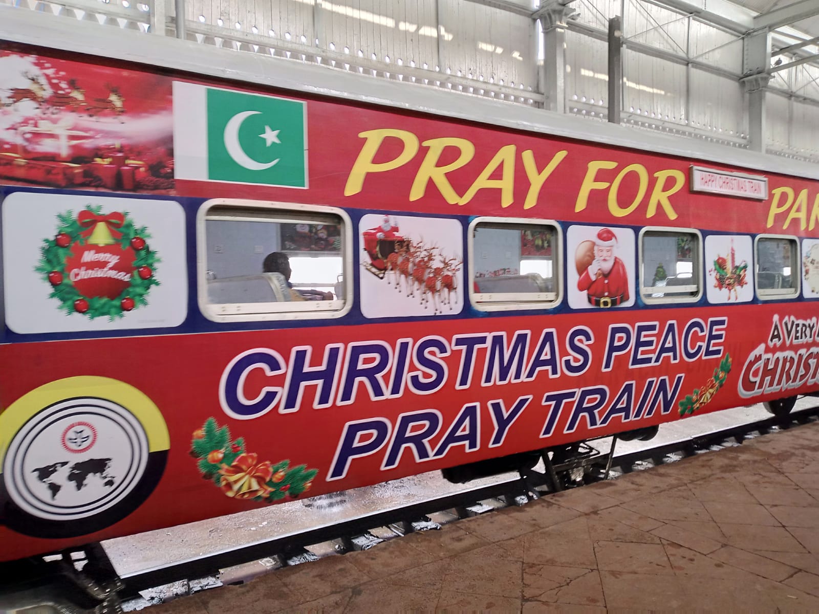 Read more about the article Railway minister inaugurates ‘Christmas peace pray train’