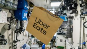 Read more about the article Uber Eats makes first food delivery to space