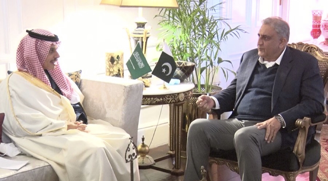 Read more about the article Foreign Minister of Saudi Arabia calls on COAS Gen Bajwa