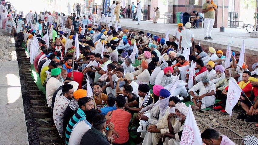 Read more about the article Farmers in Indian Punjab blocked various train routes during protest