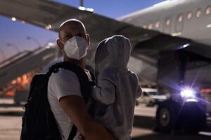 Read more about the article Pakistan imposes strict restrictions for Air travelers amid Omicron cases