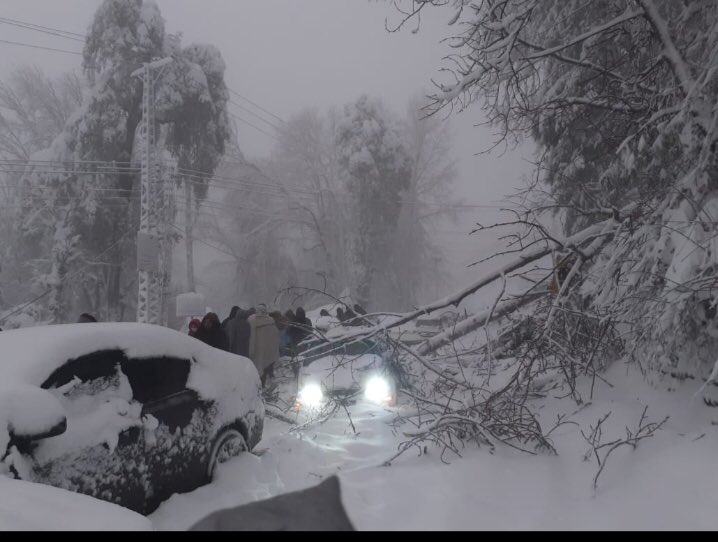 Read more about the article 21 Tourists died due to Extreme Snowfall in Murree