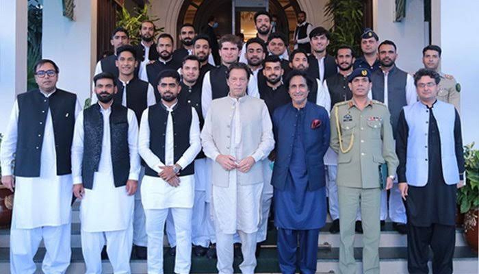 You are currently viewing PM Imran Khan praises Pakistani Cricketers, “You Made us proud”