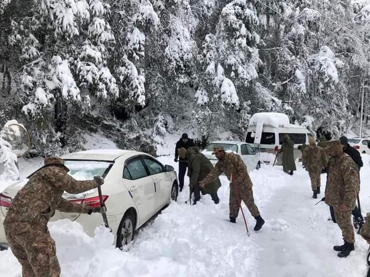Read more about the article Pak Army starts evacuation of tourists from Murree: ISPR